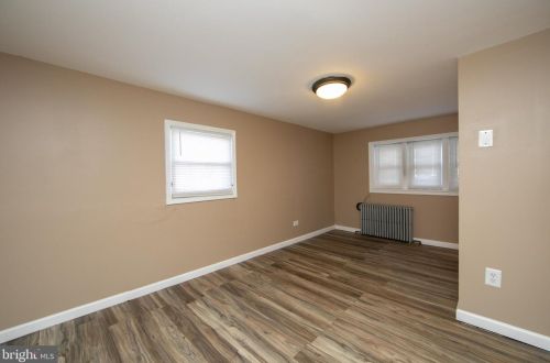 6829 Waldorf Ave, Camden NJ 08110-6109 exterior