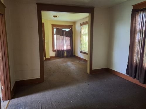 2553 20th St, Milwaukee, WI 53206-3014