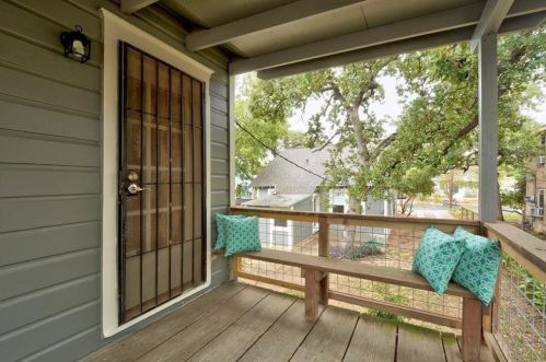 705 35th St, Austin TX  78705-1208 exterior