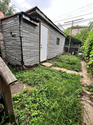 1830 Cuyler Ave, Chicago IL 60613-2402 exterior