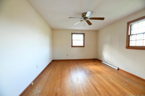 64 Grv Rd, North Haven CT 06473-2420 exterior