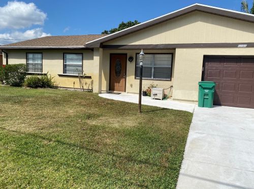 2166 Shipping Rd, Fort Pierce, FL 34952-4816