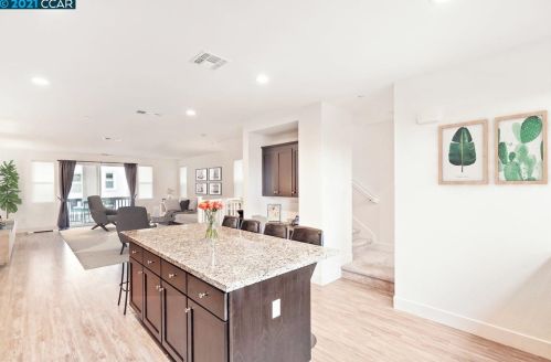 80 Mayhew Way, Concord CA 94523-4327 exterior