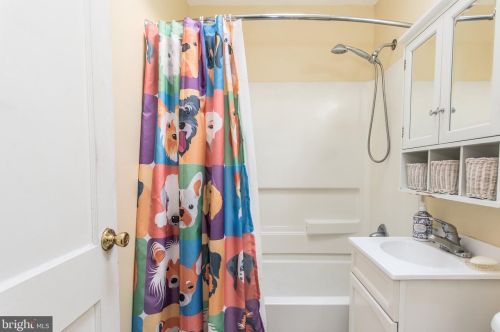 2264 Friendship St, Philadelphia PA 19149-1520 exterior