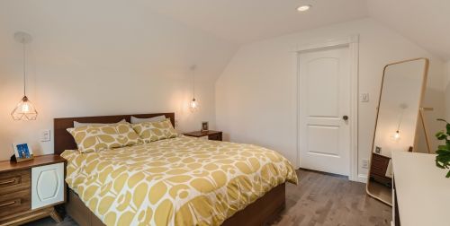 4209 Bernard St, Chicago IL 60618-1103 exterior