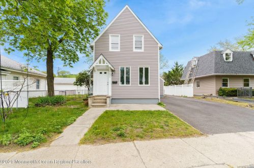 170 Memorial Pkwy, Atlantic Highlands NJ  07716-1655 exterior