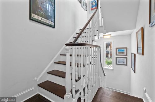 310 16th St, Philadelphia PA  19102-4907 exterior