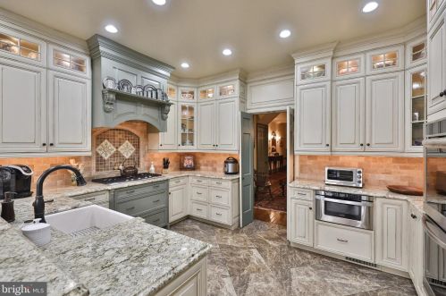 302 2nd St, Philadelphia PA 19148-1945 exterior