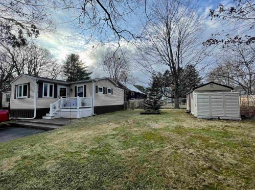 97 Cynthia Cir, Seabrook, NH 03874-4491