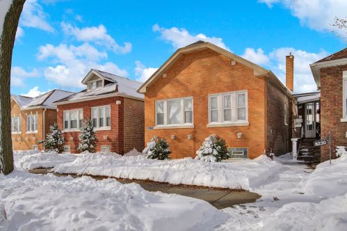 8232 Ridgeland Ave, Chicago IL  60617-1744 exterior