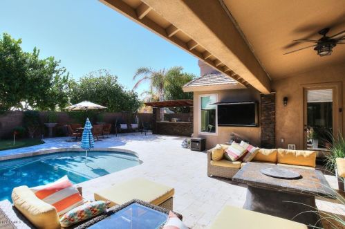 4515 Chisum Trl, Phoenix AZ  85050-8568 exterior