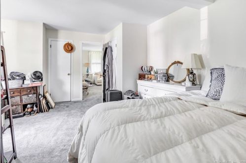 291 Rowayton Ave, Norwalk CT 06853-1628 exterior