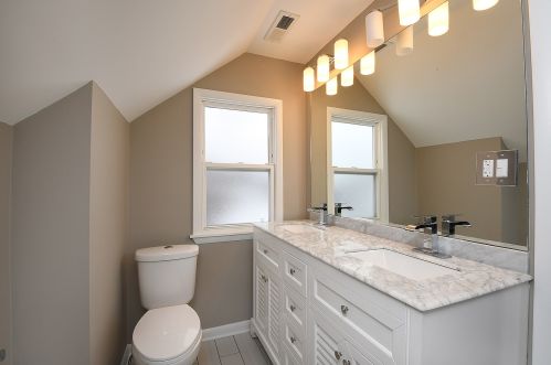 10730 Kedzie Ave, Chicago IL 60629-3532 exterior