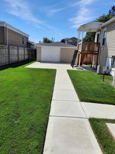 9325 Cregier Ave, Chicago IL  60617-3631 exterior