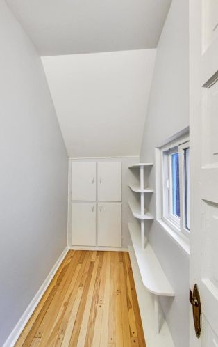 1832 Estes Ave, Chicago IL 60645-2904 exterior