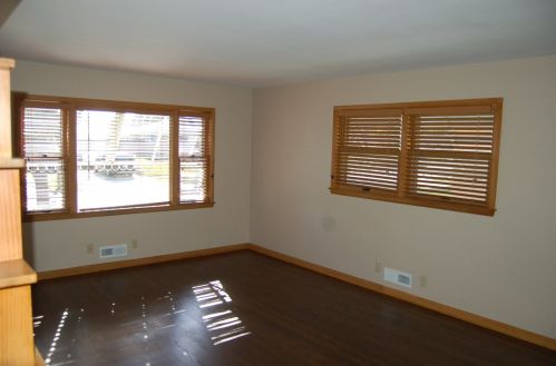 8010 Burdick Ave, Milwaukee, WI 53219-3546