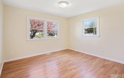 147 Fisher Ave, Piscataway NJ  08854-4830 exterior