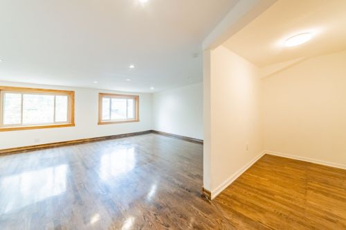 7225 Bennett Ave, Chicago IL  60649-2905 exterior