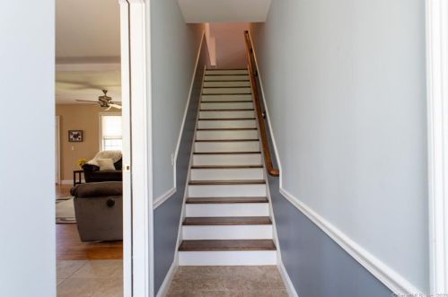 101 High St, Derby CT 06418-2721 exterior