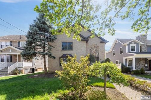 230 Lawrence Ave, Hasbrouck Heights, NJ 07604-2110