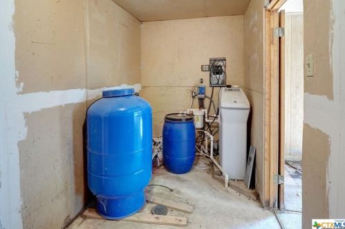 1740 Knl Schwope Rd, Spring Branch TX 78070-6213 exterior