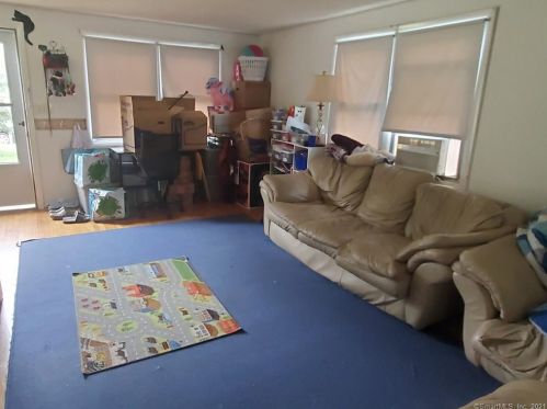 9 Joel Dr, Ellington CT 06029-2612 exterior