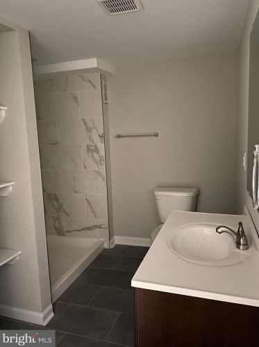 128 Lombard St, Philadelphia PA 19147-1602 exterior