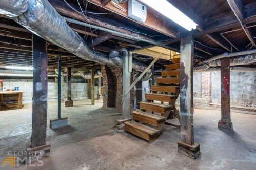 39 Branham St, Atlanta GA 30317-1228 exterior