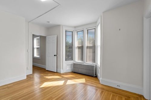 72 Vernon St, Providence RI 02903-3027 exterior