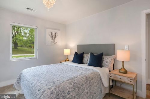 1228 Morningside Ln, Alexandria VA 22308-1042 exterior