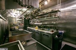 2047 Green St, Philadelphia PA 19130-3111 exterior