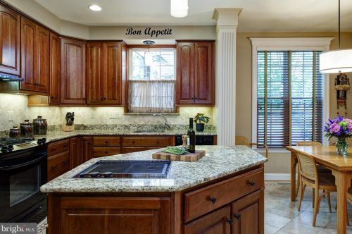 6310 Alderman Dr, Alexandria VA 22315-3730 exterior