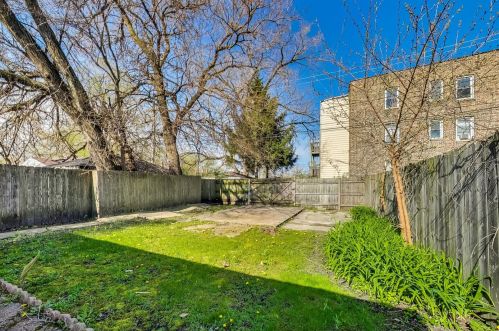 8908 Dorchester Ave, Chicago IL 60619-7005 exterior