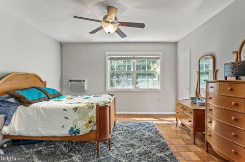 1302 Martha Custis Dr, Alexandria VA 22302-2025 exterior