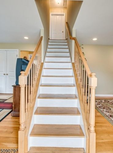 57 Francis St, Iselin NJ 08830-1121 exterior