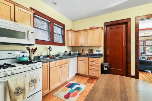 422 Baldwin St, Madison WI 53703-1746 exterior