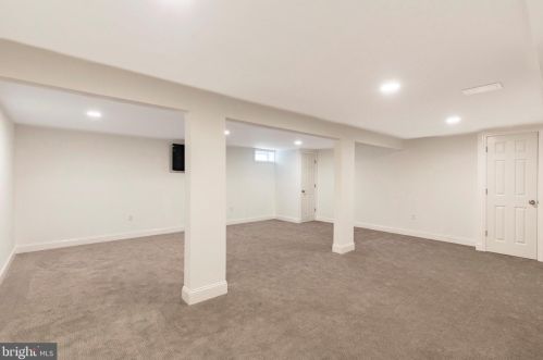 304 Pheasant Dr, Huntingdon Valley PA  19006-3038 exterior