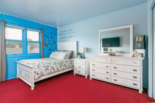 156 Alicia Dr, Babylon NY 11703-4035 exterior