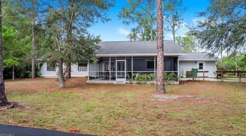 6800 Bottlebrush Ln, Naples FL 34109-3807 exterior