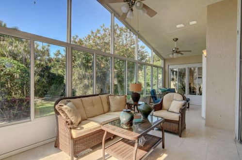 6590 Maybrook Rd, Boynton Beach FL 33437-6411 exterior