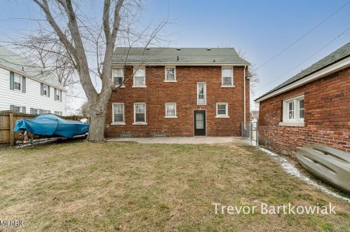 1177 Cornell Rd, Meskegon MI 49441-3833 exterior