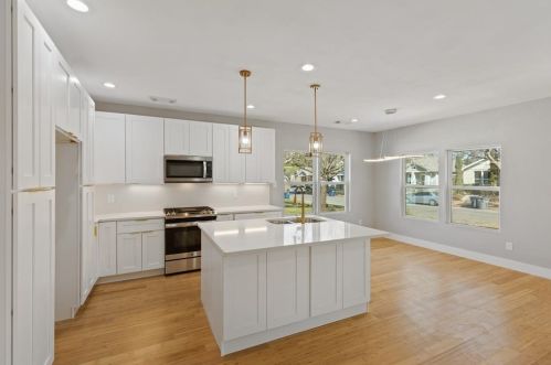 2530 Catherine St, Dallas TX  75211-5327 exterior