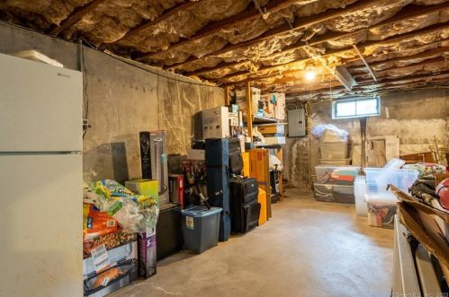 9 Pne Dr, Windsor CT 06095-3531 exterior