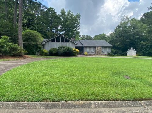 3114 Rockview Dr, Lithonia, GA 30038-3027