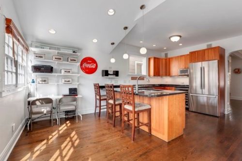 3056 Hoyne Ave, Chicago IL 60643-1121 exterior