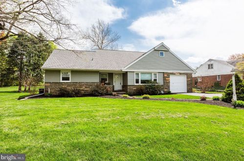 1945 Sterling Pl, Lancaster, PA 17601-3849