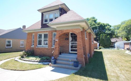 3009 80th St, Milwaukee, WI 53219-2706