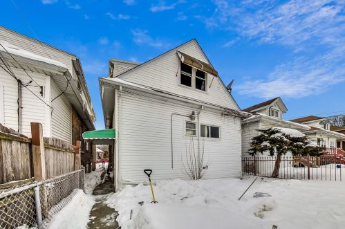 1719 Melvina Ave, Chicago IL 60646-1123 exterior