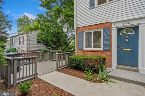 5831 Biscayne Dr, Alexandria, VA 22303-1925