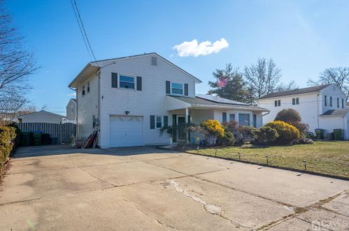 10 Yolanda Dr, Edison, NJ 08817-2327